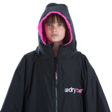 Kid's Advance Long Sleeve Surf Poncho | Børn | Black/Pink