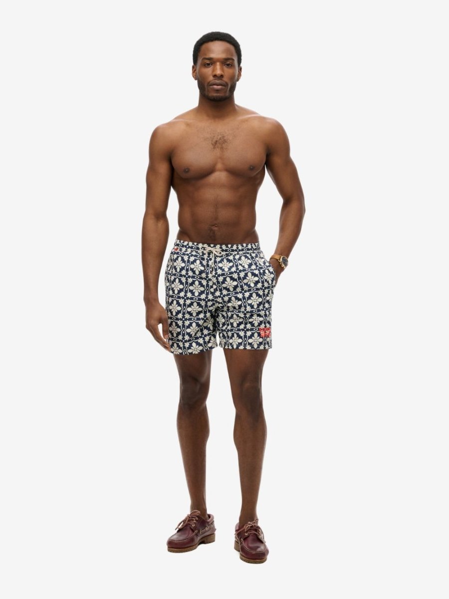 Tile Print 16 Badebukser - Herre - Navy Tala - Gumpel & Co