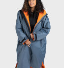 Dryrobe - Advance Long Sleeve Surf Poncho - Voksne - Charc Grey/Orange