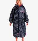 Dryrobe - Advance Long Sleeve Surf Poncho | Voksne | Black Camo/Pink